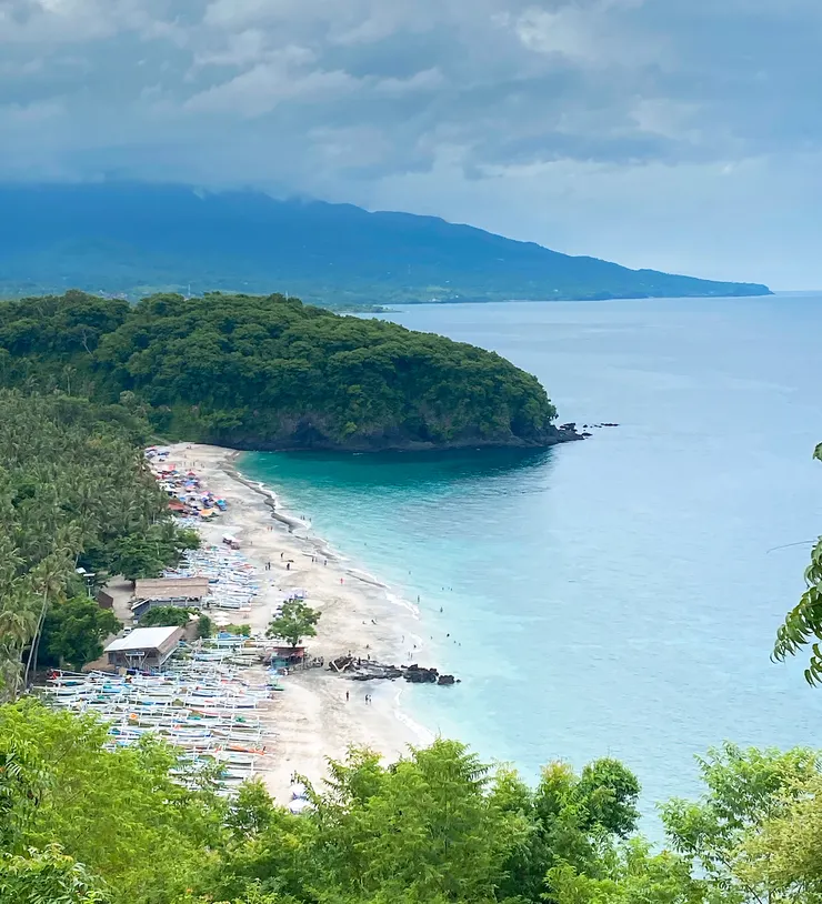 從 Ubud 烏布前往 Amed 阿美德的遙遠車程,途經美麗的 Virgin Beach