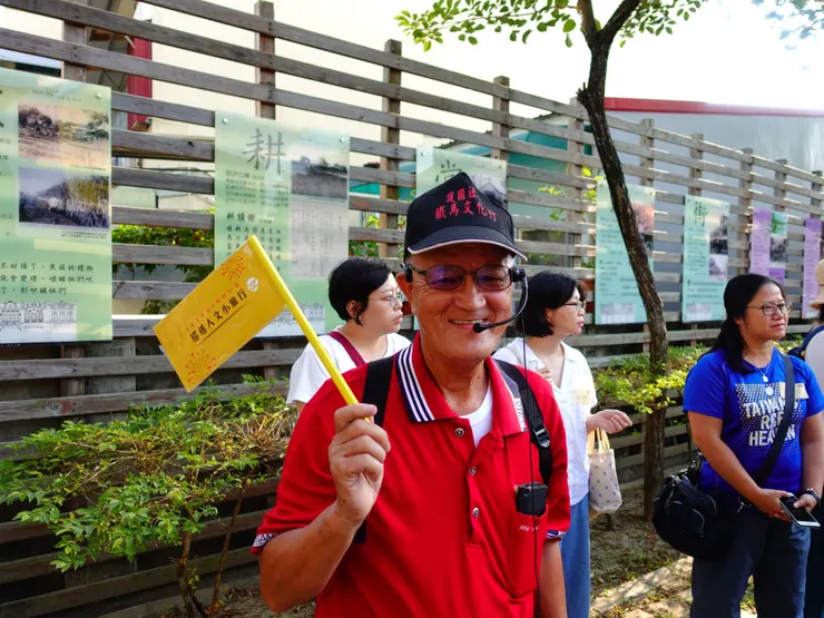 我們的解說員曾進發校長(已退休)