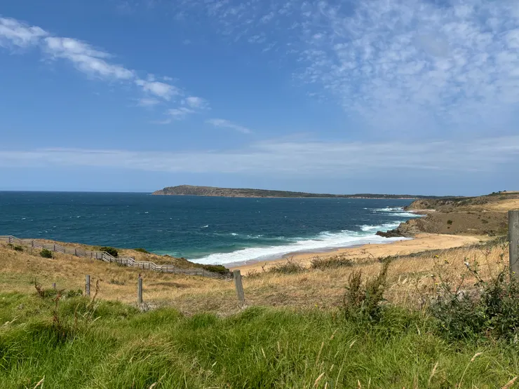 沿著草原走到底，清爽的海風不斷襲來，每天都是100分的開始！
