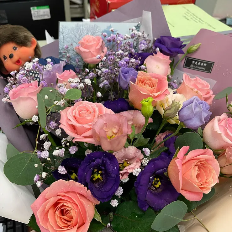 花店幫我裝的花束