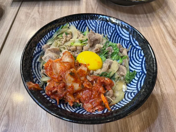月見牛丼加泡菜  160元