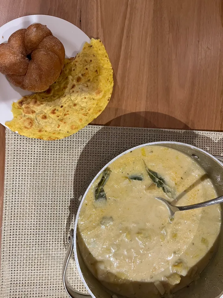 第一天上雪山時，老闆還有準備咖哩歡迎我們😍