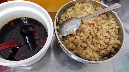 [新北美食]香港冠軍燒臘同時有飲料、湯品、自製品的店家，GO