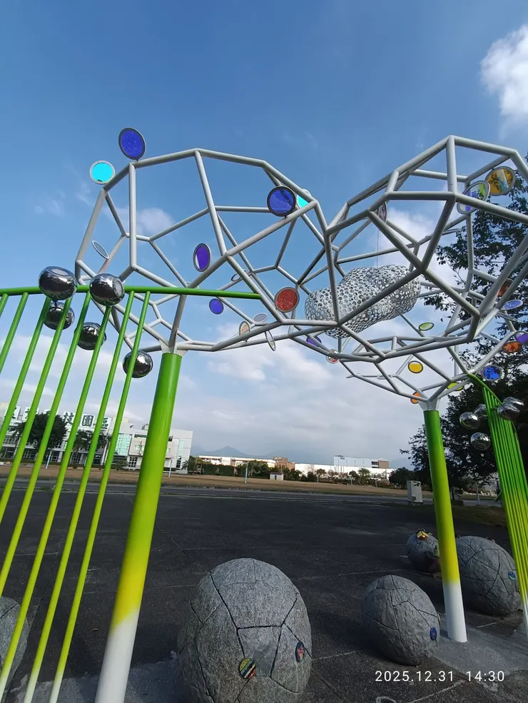 飄零久寒欺春慢