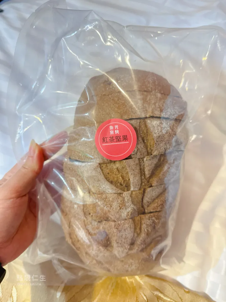 魚光窯烤麵包魚池店 香噴噴的麵包