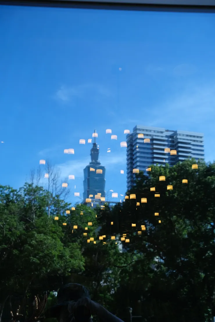 主角/倒影、隔層、重疊、大量