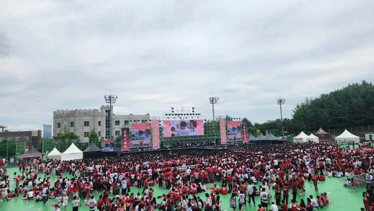 高麗大校慶最後一天會在宿舍區旁的體育館進行