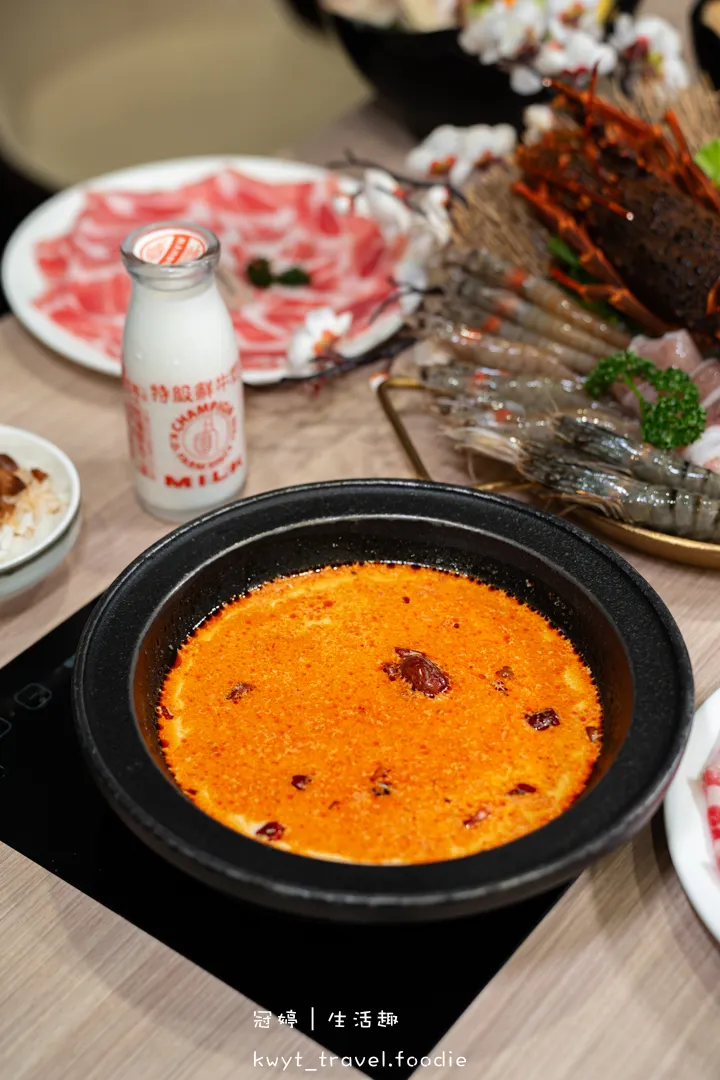 [台南親子友善餐廳]敝姓鍋台南海安店，龍蝦海陸套餐、過年限定內用年菜超澎湃，台南過年聚餐推薦，附最新菜單