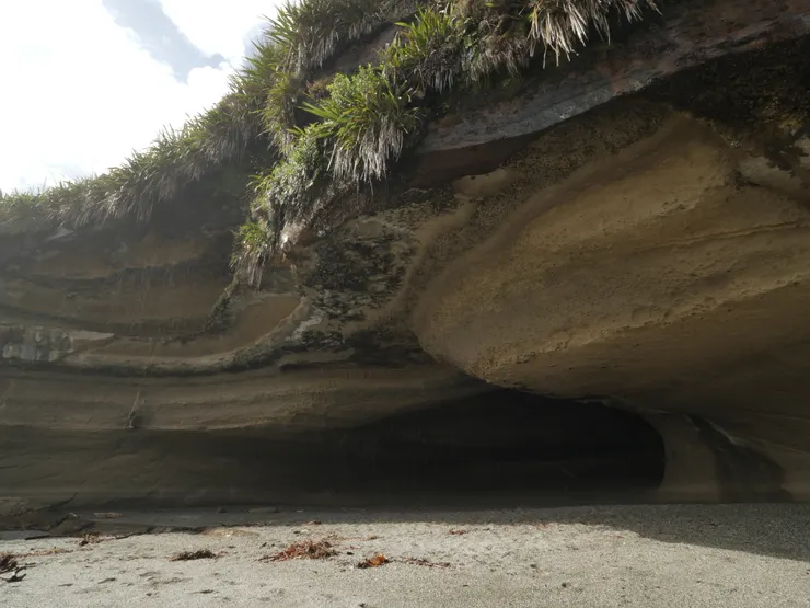 繞過轉角後，另一個更為隱密的海灘。