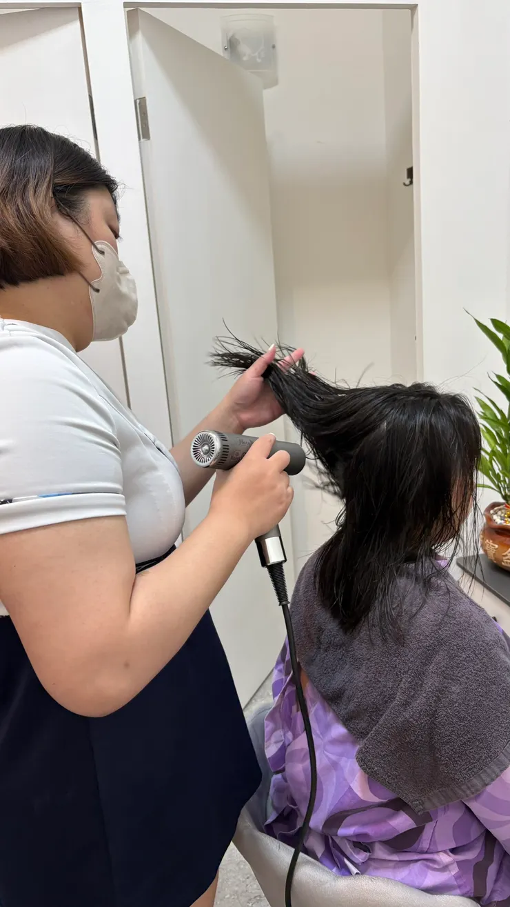 一定頭髮全乾才讓你回家。