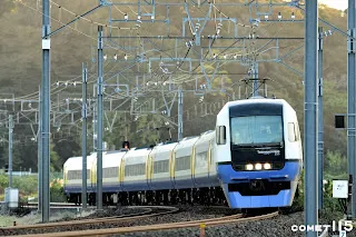前往銚子的255系特急電車接近亀崎踏切