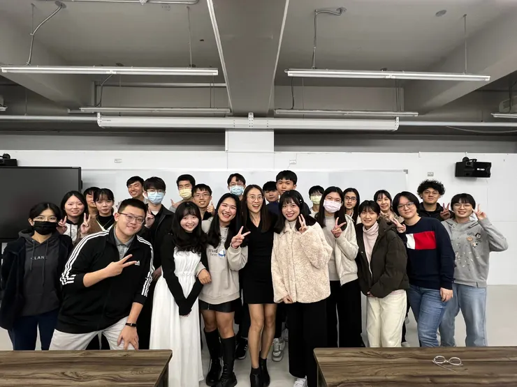 職場人脈第一步 — — LinkedIn檔案建立工作坊｜講師 吳珮伃 Betty