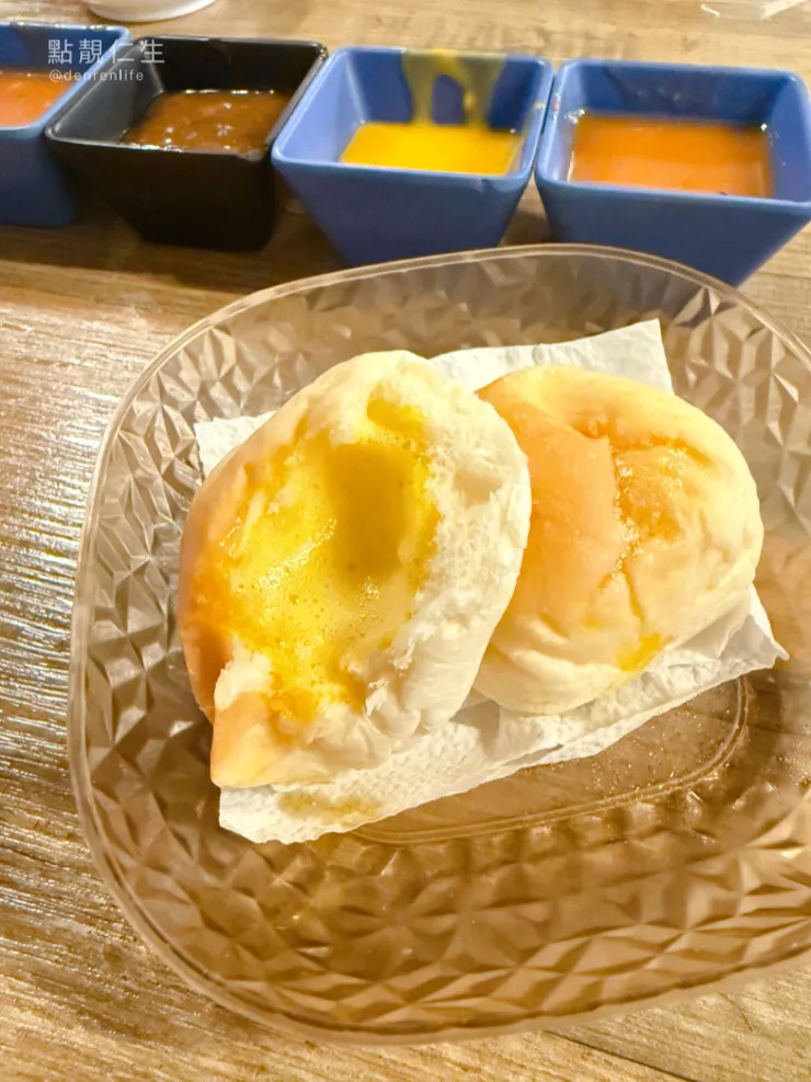 店家送上的餐包|牛排先森中和南勢角