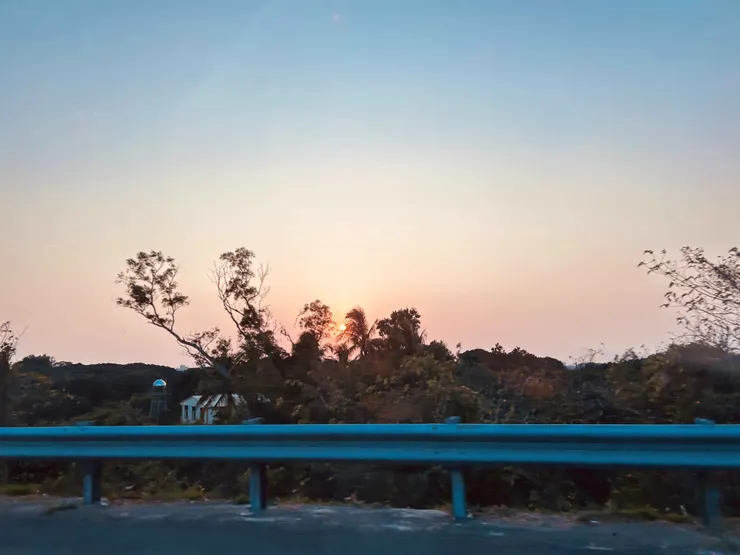 同場加映一張回高雄的路上拍到的夕陽