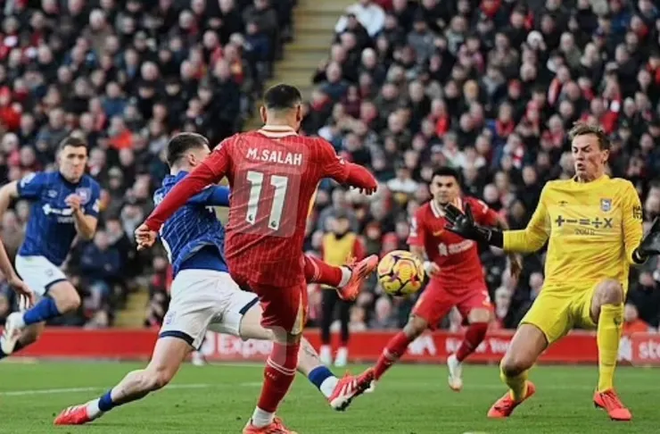 沙拿窄位怒射掛網助利物浦領先2:0