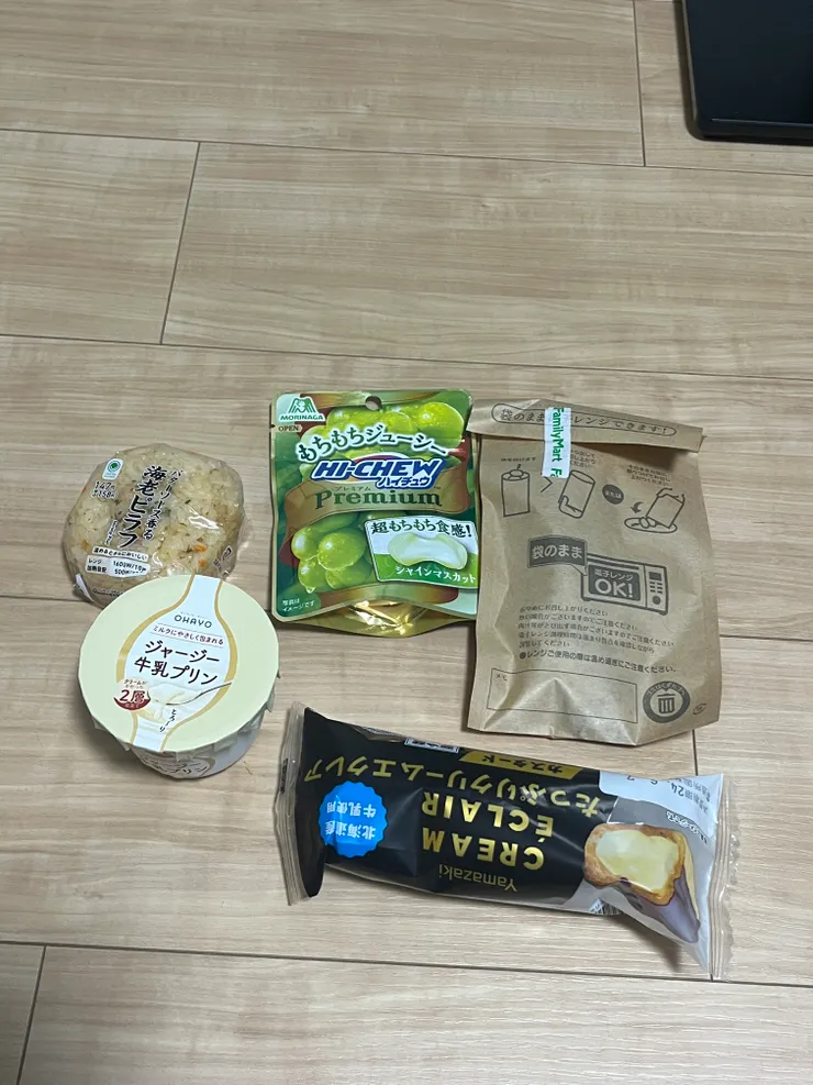 第一天的晚餐交給7-11解決～買了網友推薦的布丁，蠻好吃的但奶味有點重