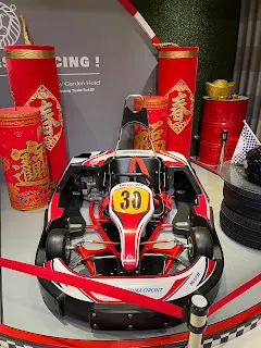 透過遊戲的演示，可以讓自己發現自己永遠保有選擇權。人生的冒險正在進行著，就算看來當下沒選好，而宇宙永遠有更好的安排在等待著自己。因此，既然自己擁有無限的可能，就可以讓自己透過不斷的選擇，往自己想要的平行宇宙靠近，成為自己想要的模樣。所以才會有這樣的道理，說是人過中年就要為自己的長相與所作所為負責，不要全都推託給所謂的命運了。