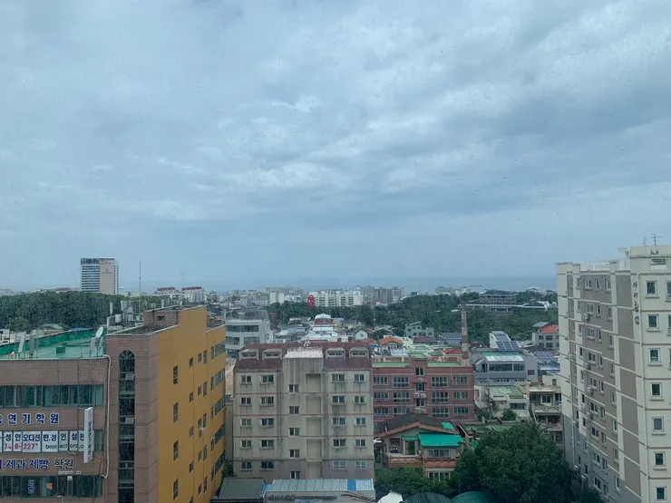 從飯店窗外看出去的景色