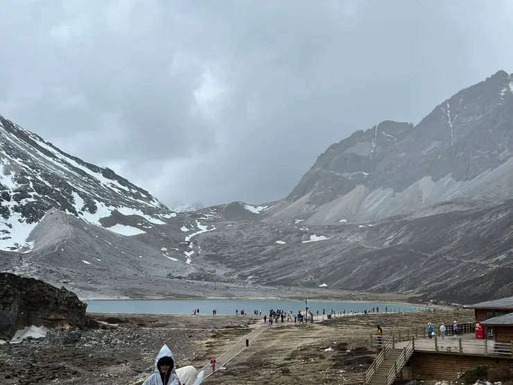 牛奶湖，海拔四千六