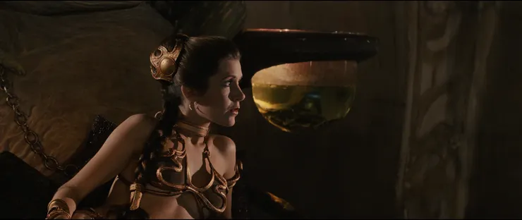 女性角色穿這種衣服不是問題,但如果你認為每個女性都必須穿,這想法就不對勁了。