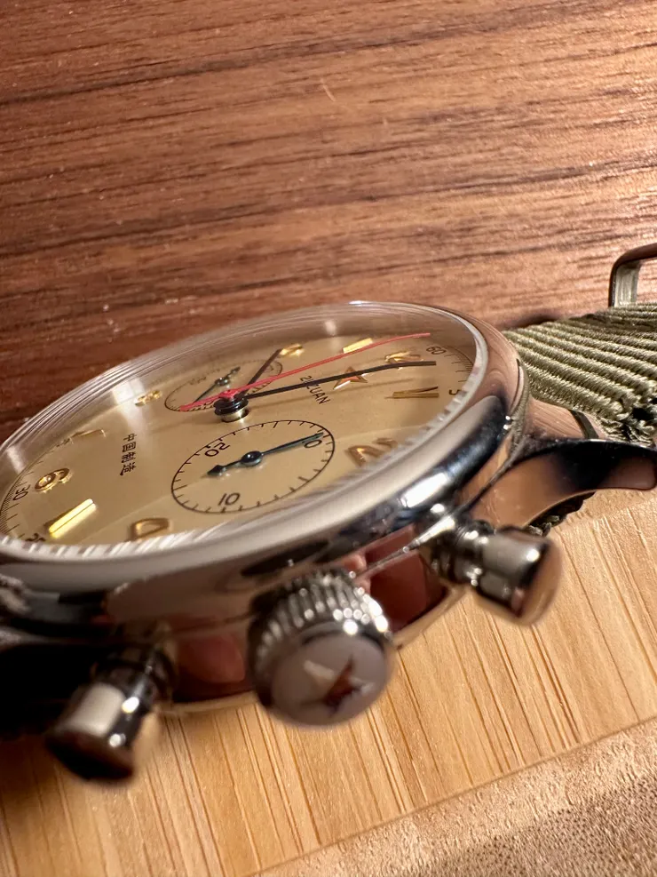 有著曲針設計的細節