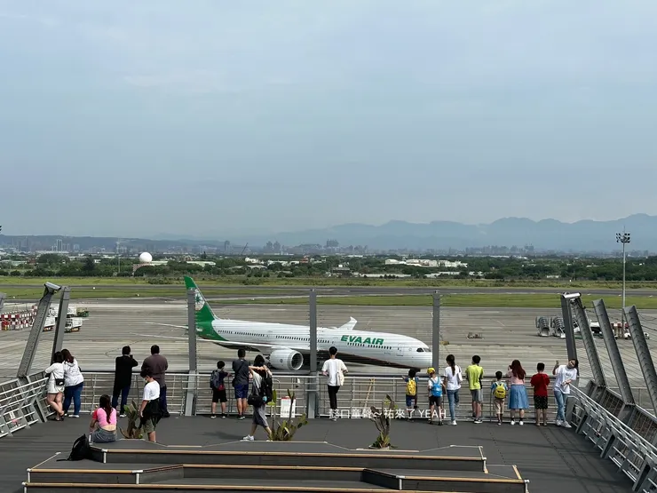 南側觀景台的階梯友善度低。