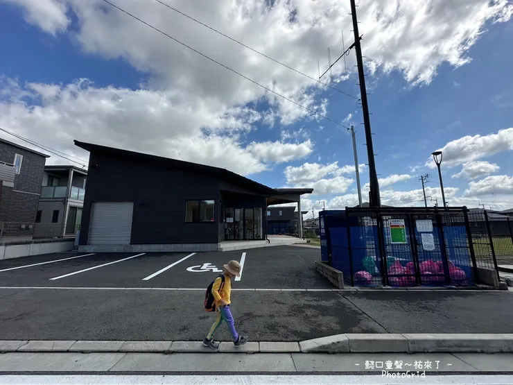 民宿所在的這個小區非常幽靜，也設有公園可以放風。