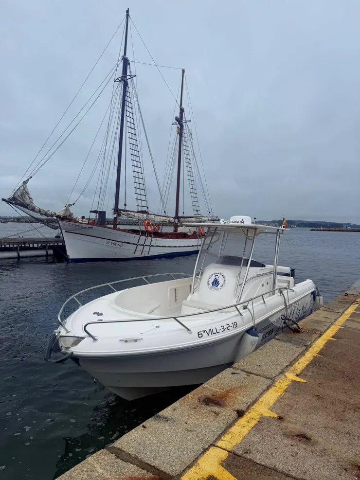 我搭的十人小艇