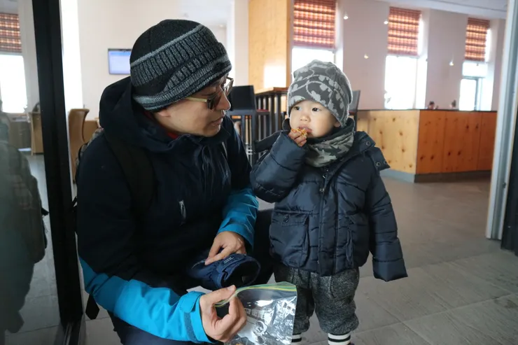 在Gornergrat觀景台被寒風吹到快死掉，眼睛又被雪地亮到不行，還是進來吹暖氣吃點心比較實在