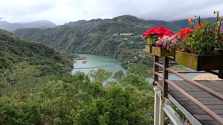 森鄰水岸擁有絕美的河岸景觀
