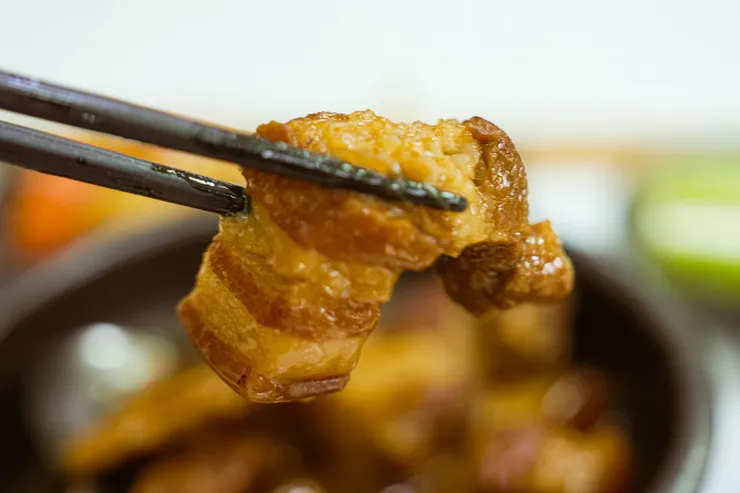 台東美食推薦❤️／小時候廚房的「家傳秘製滷肉」好好吃：你快看那五花肉潤澤油光 #祝福花東🇹🇼 #簡餐推薦 #五花肉 #滷肉 #台東獨旅