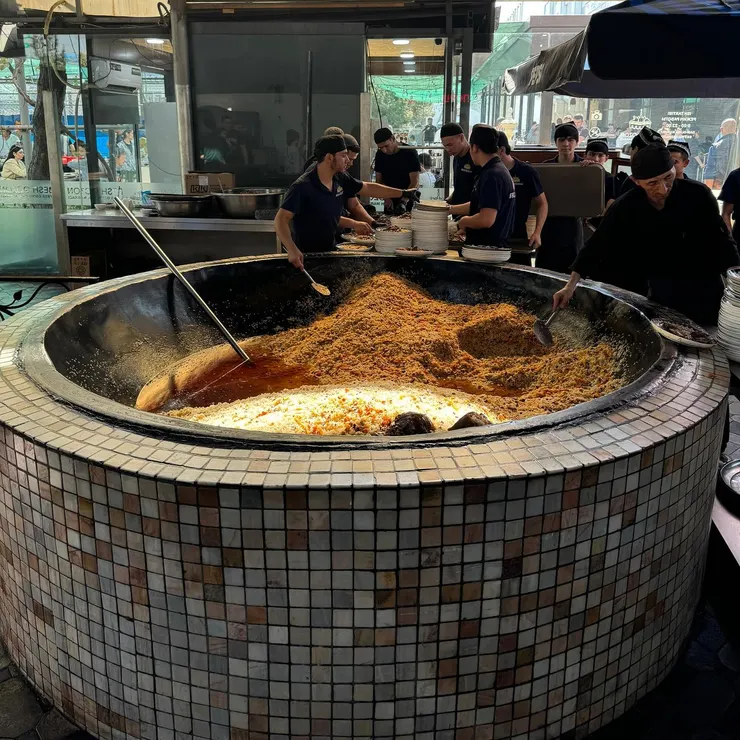 手抓飯中心的最大鍋子,不知道這一鍋可以提供給幾個人吃