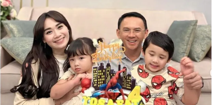 再婚後又和年輕太太生了一對子女..