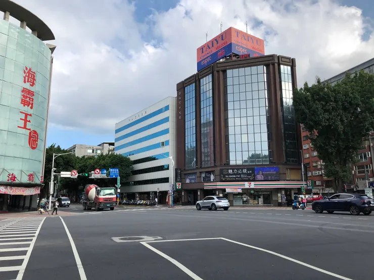 花博公園附近其中一間引起住戶抗議的超商