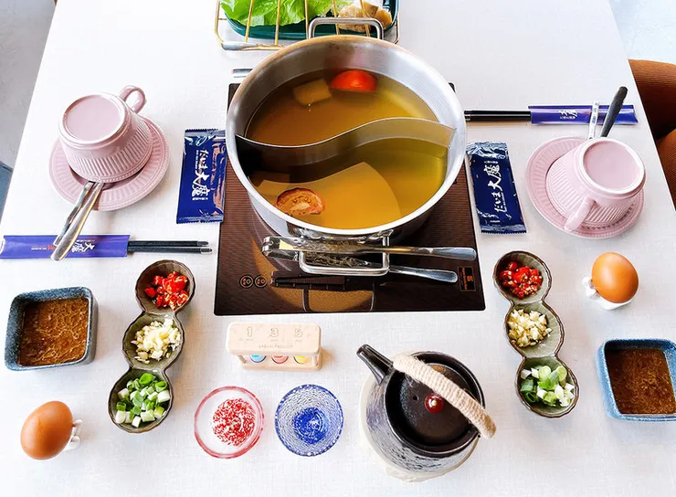 宜蘭新景點2026│巨型Labubu拉布布空降宜蘭梅花湖【大魔遇見熊】