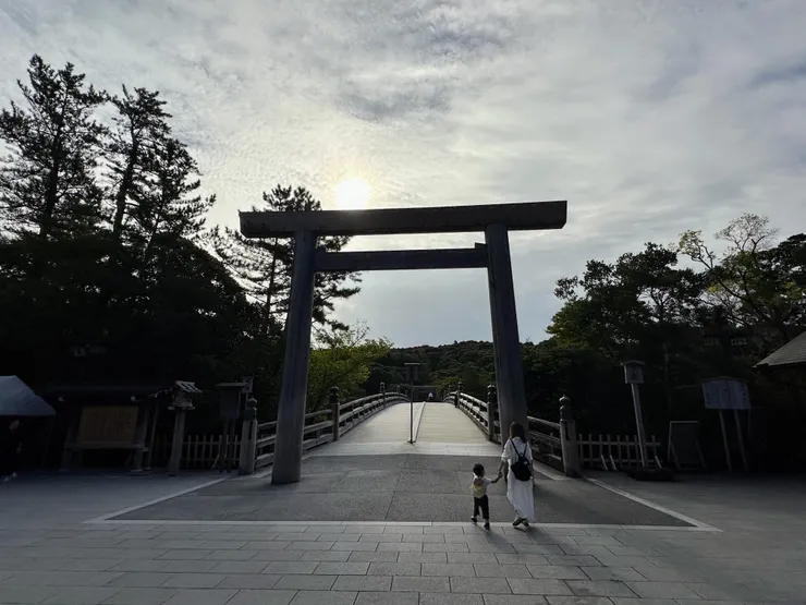 過了鳥居 就走上了宇治橋