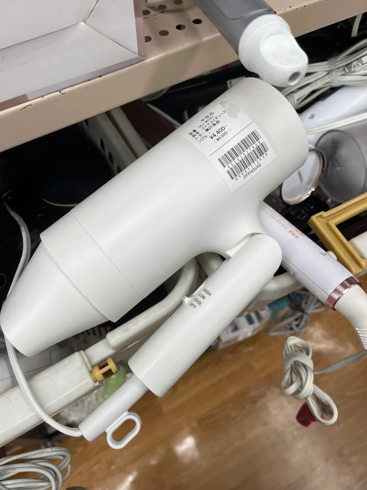 不只吹風機，連電捲棒、離子夾、光療機、熨斗等小型家電應有盡有！