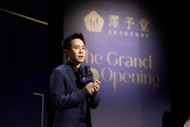 中醫「澤予堂」總院長陳立哲強調，醫療不應只是冰冷的診斷，而是將「專業醫療」與「溫暖陪伴」融合。