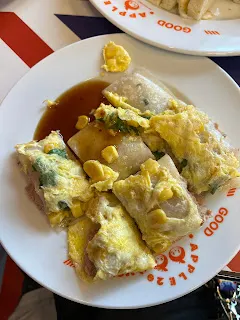 大腦既然分不清什麼是想像，什麼是真實？那演員這個職業，就能讓大腦經常處於已經是某個角色的狀態，即使那僅是劇情需要。月光認為，這不過就是小劇本和大劇本的差別罷了。大劇本指的是人生這一場長達數十年的大戲，要到靈魂登出肉體之後，戲才會落幕。而運用顯化法則的過程中，就有點像是演員在扮演某部戲的角色。