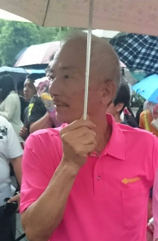 看的出來阿公年輕時很帥吧～（這還是我大學畢業典禮的時候喔）