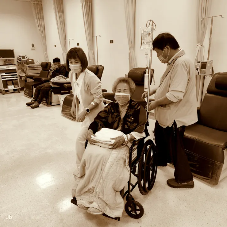 【甘願在醫院與家門間往返奔波】