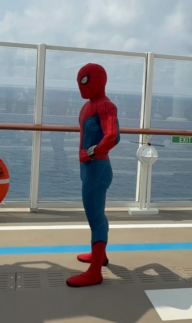 走一走會遇到漫威角色