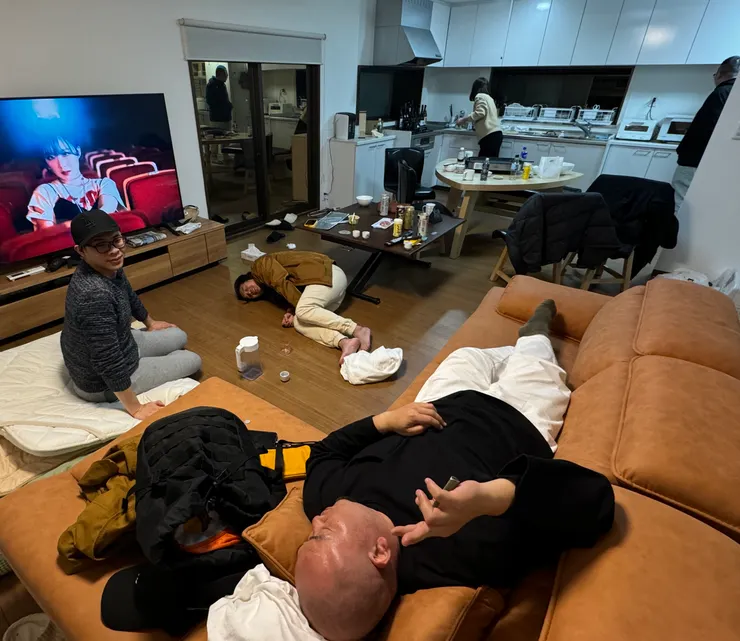 每天晚上大家都醉的東倒西歪第二天還能跑行程我真心佩服