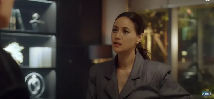 好年輕的女老闆🤣🤣🤣