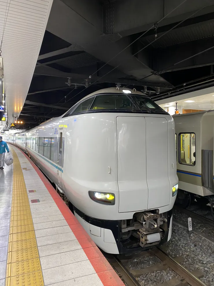 從關西機場往梅田、京都方面最方便的就是搭JR西日本的Haruka號