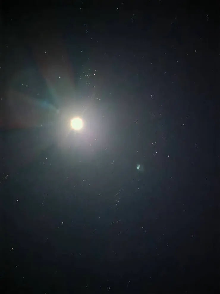 請先生拿我的手機幫我拍,數位賞月🤣