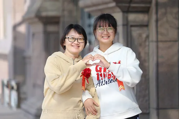 這對母女檔自從當志工之後，那份溫暖的生命回饋令她們感動不已。