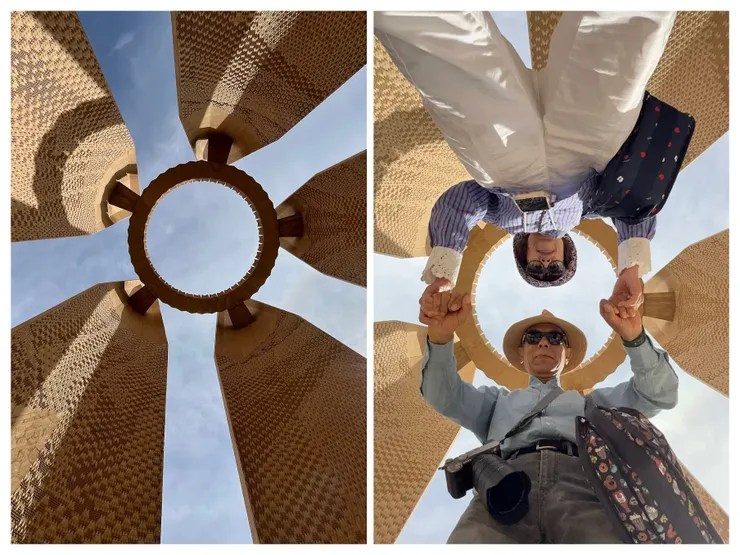 「蓮花塔」望向藍天