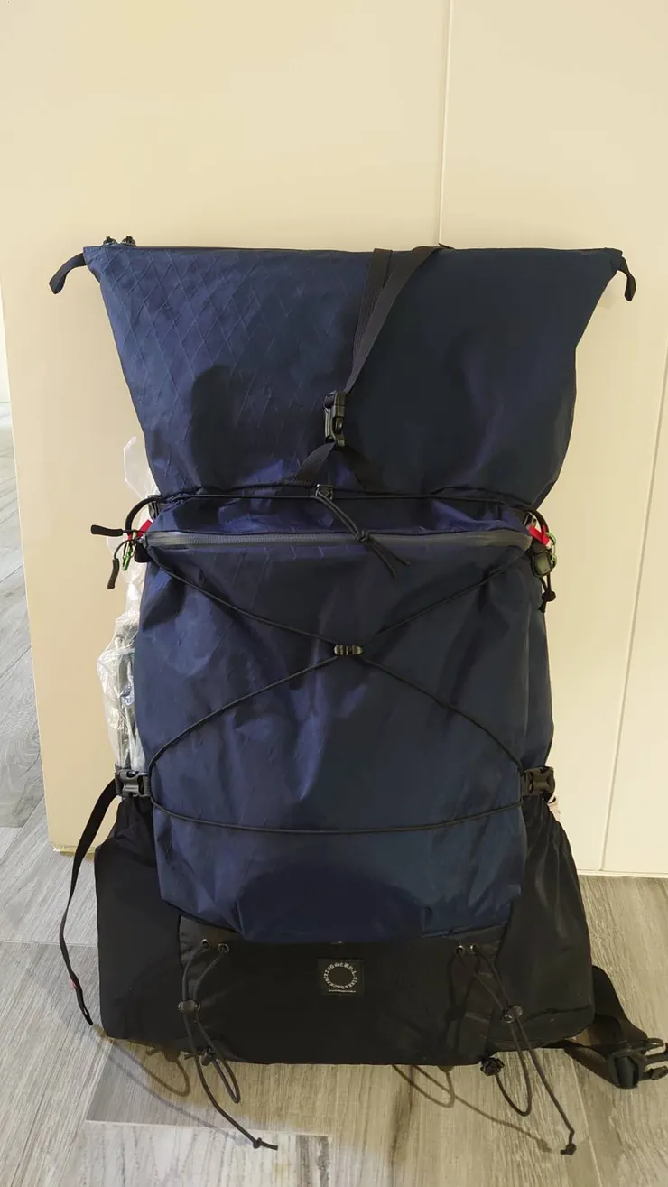 回來之後收拾一半，突然覺得應該也要來拍張照片。