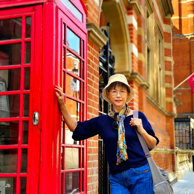 【紅磚陶土都鐸式煙囪舉目可見...古典恆新浪漫輕易將鏡頭填滿！在親王路(Prince Consort Rd,)。】